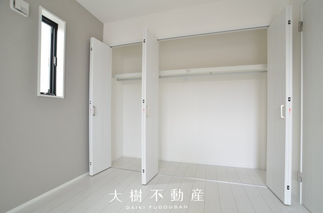 【洋室】 | 座間市座間1丁目　新築戸建て　全3棟【仲介手数料無料】 | 2階　洋室1（7.1帖）クローゼット