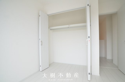 【洋室】 | 座間市座間1丁目　新築戸建て　全3棟【仲介手数料無料】 | 2階　洋室2（5.3帖）クローゼット