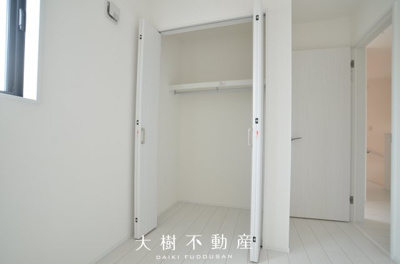 【洋室】 | 座間市座間1丁目　新築戸建て　全3棟【仲介手数料無料】 | 2階　洋室3（5.5帖）クローゼット