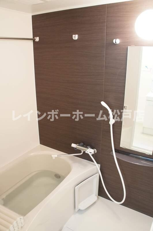リブリ・杉田の浴室|日々の疲れを癒すお風呂付です