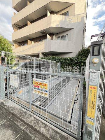 ラティエラ都立大学の駐車場|車をお持ちの方に嬉しい駐車場付きの物件です