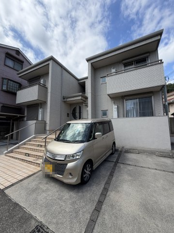 エスコート山根の駐車場