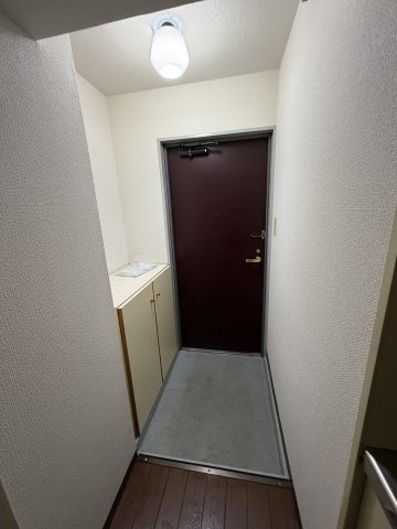 グローリーマンションの玄関