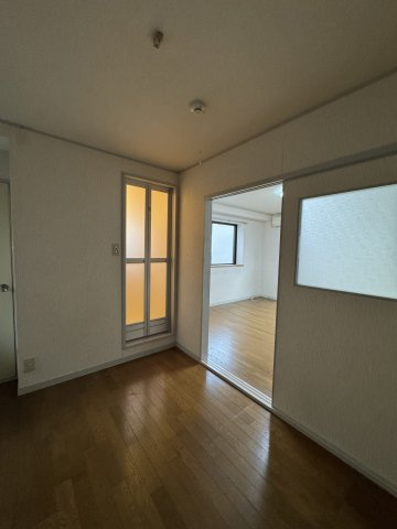 メゾンド大井の洋室