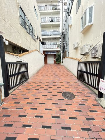 福家ハイツのエントランス
