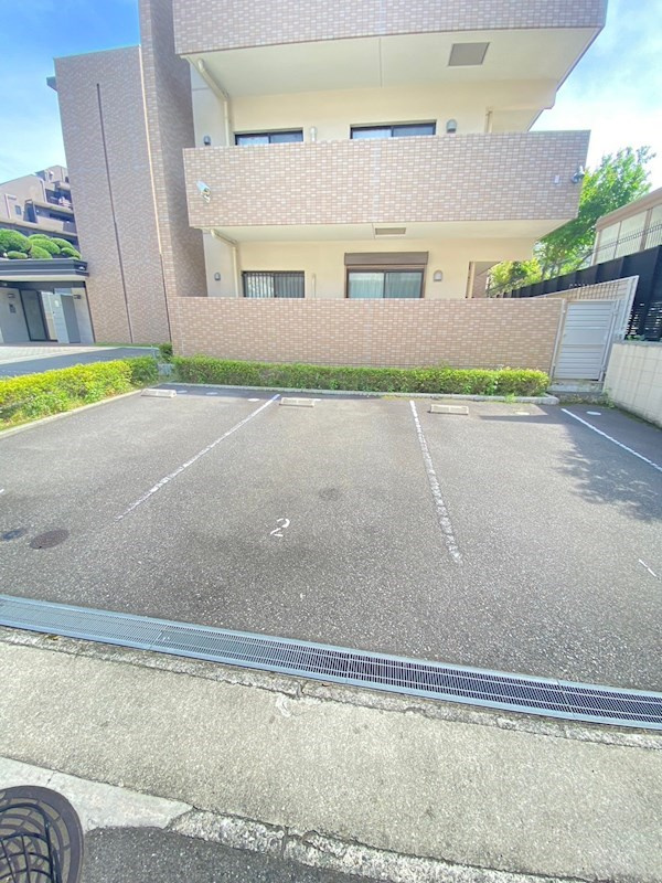 リブレ御影の駐車場