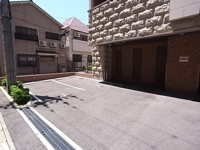 プレサンス三宮ルミネスの外観