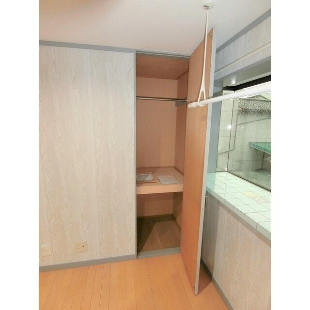横浜市鶴見区平安町１丁目の賃貸マンションの収納