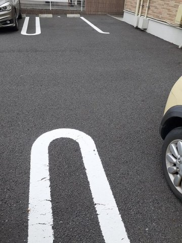 プルメリアＣの駐車場