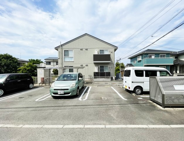 エテルノの駐車場