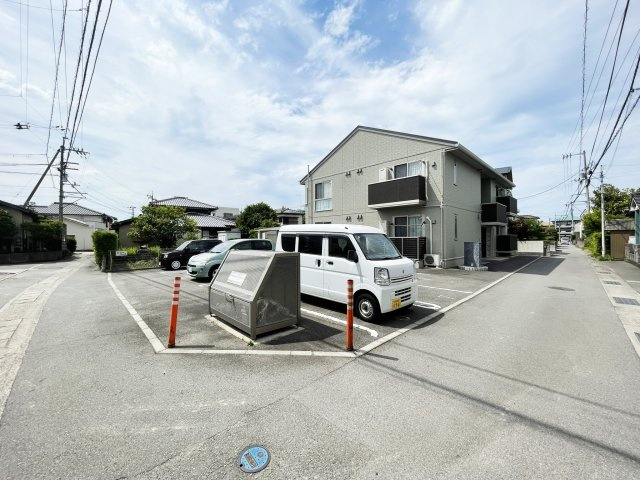 エテルノの駐車場