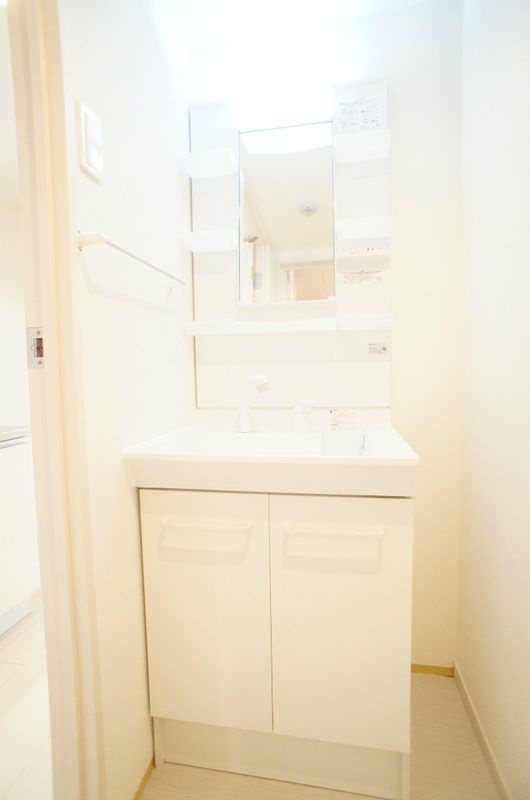横須賀市追浜東町３丁目の賃貸マンションの洗面所