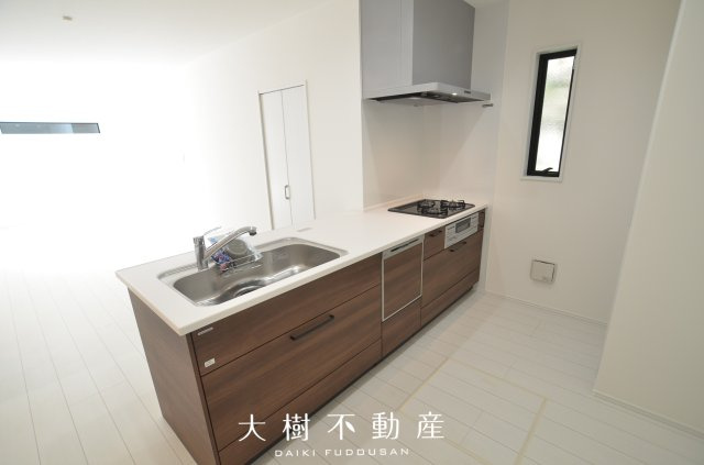 【キッチン】 | 座間市座間1丁目　新築戸建て　全3棟【仲介手数料無料】