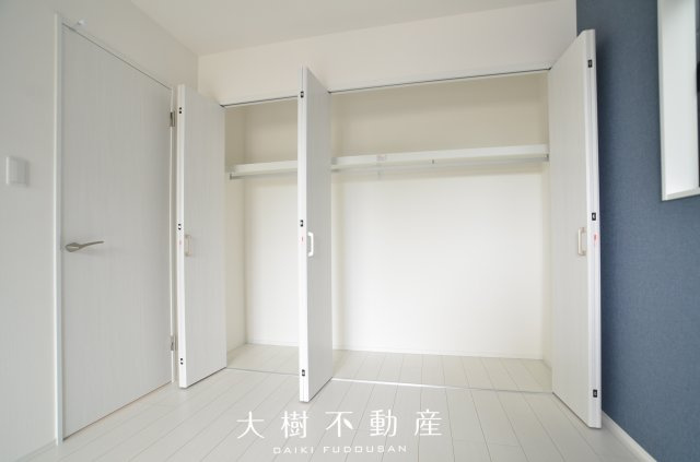 【洋室】 | 座間市座間1丁目　新築戸建て　全3棟【仲介手数料無料】 | 2階　洋室1（7.1帖）クローゼット