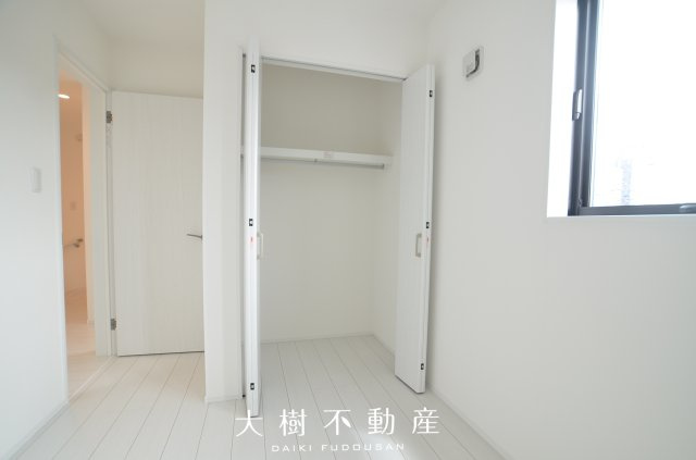 【洋室】 | 座間市座間1丁目　新築戸建て　全3棟【仲介手数料無料】 | 2階　洋室3（5.5帖）クローゼット
