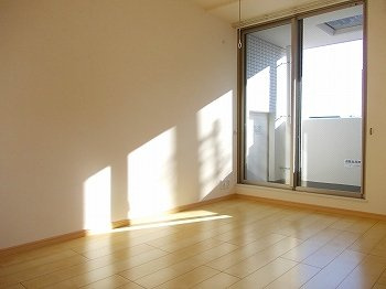 【バルコニー】 | ジュエル | 開放的で明るい空間を演出してくれるバルコニーです