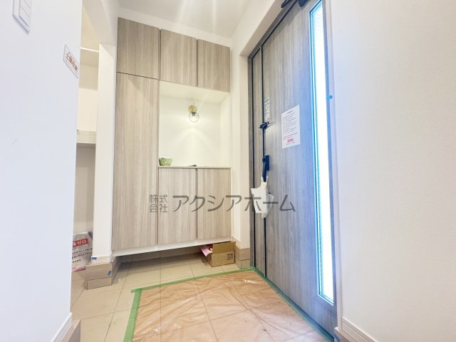 所沢市北秋津・全4棟　新築一戸建　1号棟　～全館空調搭載～の玄関|土間収納付き玄関
