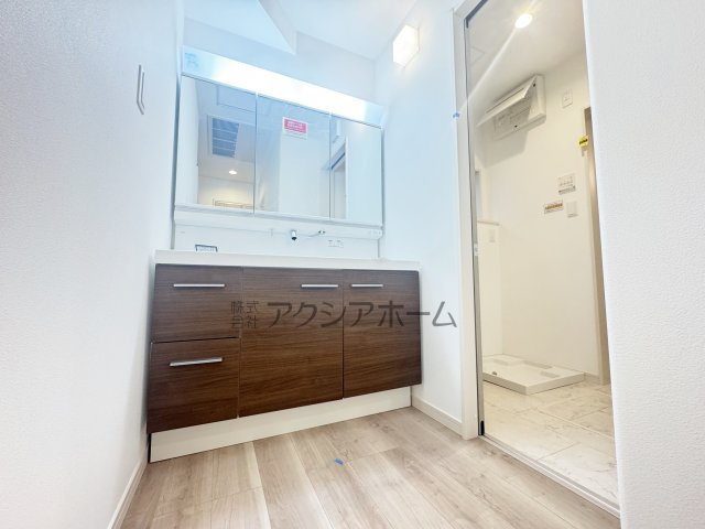 所沢市北秋津・全4棟　新築一戸建　1号棟　～全館空調搭載～の独立洗面台