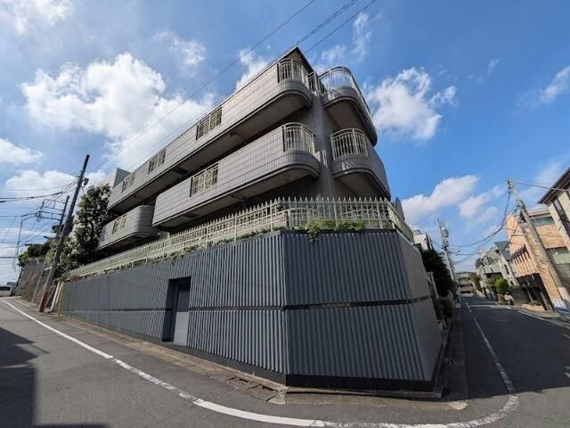 ラスターハウス