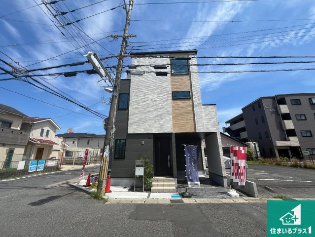 草津市平井　新築一戸建ての外観|周辺は落ち着いた街並みの住宅地！子育てがしやすい住環境です！気になることがありましたら、お気軽にお問い合わせください！
