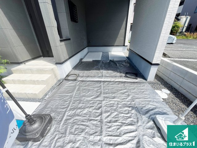 草津市平井　新築一戸建ての駐車場|駐車スペース！散水栓があるので、こまめに愛車を洗えます！

