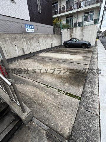 仲介手数料0円！ライフステージ本郷の駐車場