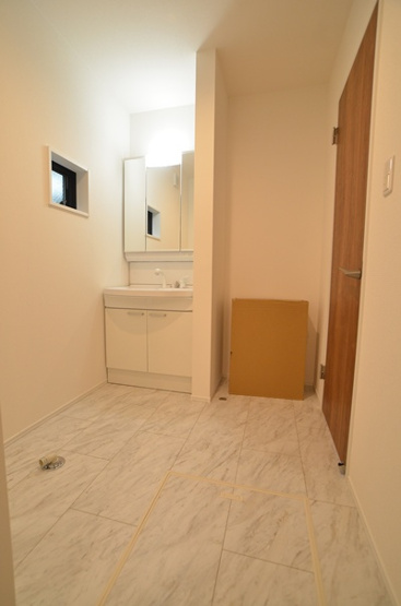 【洗面所】 | 座間市座間1丁目　新築戸建て　全3棟【仲介手数料無料】