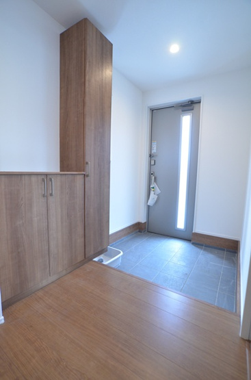 【玄関】 | 座間市座間1丁目　新築戸建て　全3棟【仲介手数料無料】