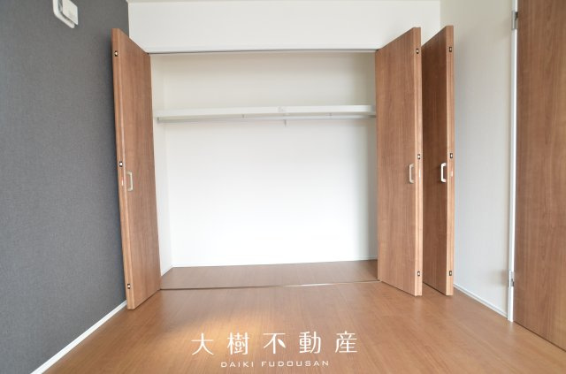 【洋室】 | 座間市座間1丁目　新築戸建て　全3棟【仲介手数料無料】 | 2階　洋室1（7.1帖）クローゼット