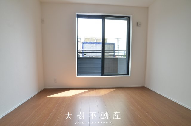 【洋室】 | 座間市座間1丁目　新築戸建て　全3棟【仲介手数料無料】 | 2階　洋室2（5.6帖）