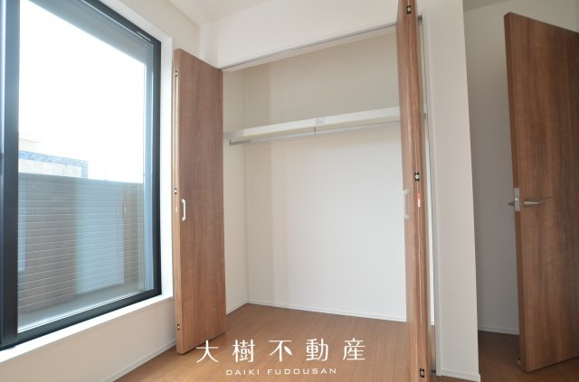 【洋室】 | 座間市座間1丁目　新築戸建て　全3棟【仲介手数料無料】 | 2階　洋室3（5.3帖）クローゼット