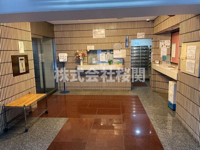 朝日大通り公園マンションのロビー
