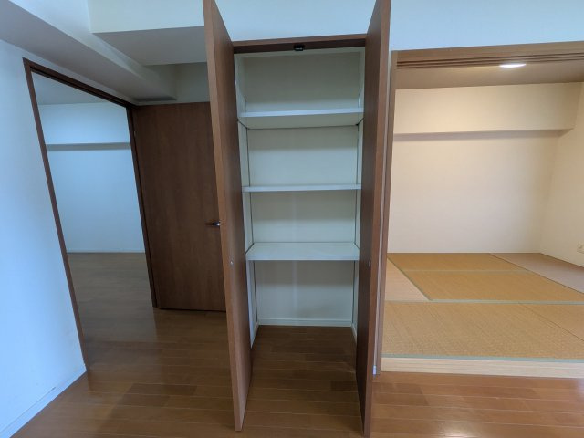 アプローズ青山（C-13）の収納