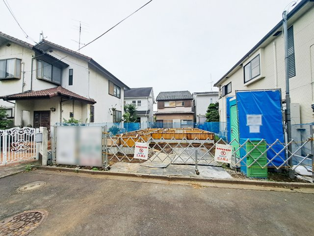 【外観】 | 練馬区大泉学園町6丁目　新築一戸建住宅　全1棟　(保谷店) | 2台駐車できセカンドカーをお持ちの方やお車での来客の多い方も安心。(車種により異なります。)