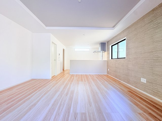 【外観】 | 練馬区大泉学園町6丁目　新築一戸建住宅　全1棟　(保谷店) | リビングダイニングに床暖房設置。冬場も足元からあたたかく快適にお過ごしいただけます。
