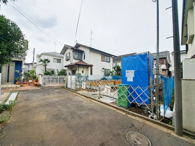 【外観】 | 練馬区大泉学園町6丁目　新築一戸建住宅　全1棟　(保谷店) | スーパーとドラッグストアが徒歩10分以内にありお買い物の負担も少ないです。