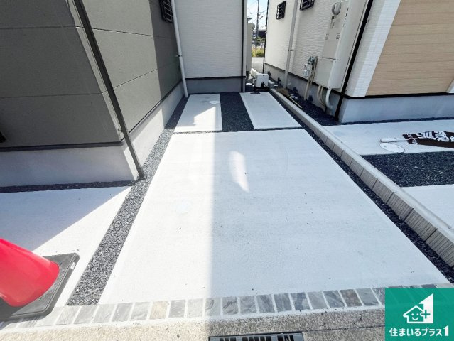 草津市平井　新築一戸建ての駐車場|駐車スペース！散水栓があるので、こまめに愛車を洗えます！
