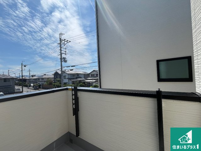 草津市平井　新築一戸建てのバルコニー|日当たりのよいバルコニー！お部屋が開放的に！
