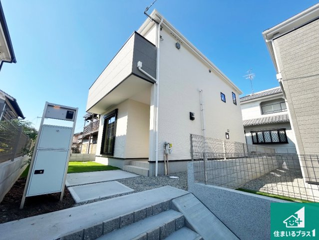 ◆和泉市光明台　第1期　新築一戸建ての外観|安心の10年保証！外観を美しく保ち、雨水で汚れを落とします！気になることがありましたら、お気軽にお問い合わせください！