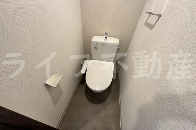 ARCOBALENO OSAKA FUSEのトイレ|落ち着いた色調のトイレです