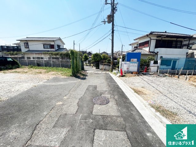 堺市東区高松　第4期　新築一戸建ての前面道路含む現地写真|周辺は落ち着いた街並みの住宅地！子育てがしやすい住環境です！まだ未完成ですが、現地でしかわからない事もございます。是非一度ご覧ください。