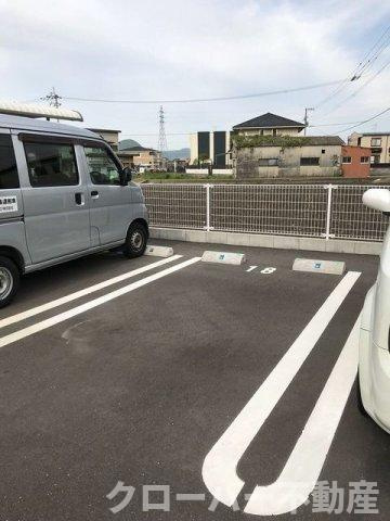 サニーハイツ和光Ｂの駐車場
