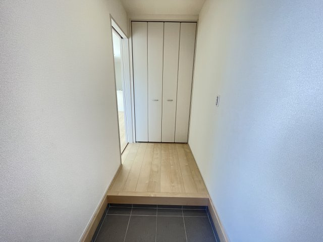 藤岡市藤岡第13（全1棟）1号棟の玄関