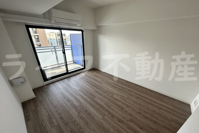 ARCOBALENO OSAKA FUSEの洋室|使い勝手のいい洋室です