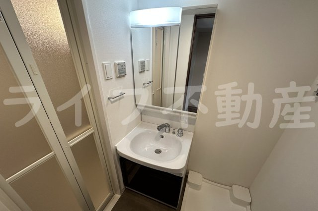 ARCOBALENO OSAKA FUSEの独立洗面台|独立洗面台、朝の身支度には欠かせません