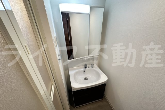 ARCOBALENO OSAKA FUSEの独立洗面台|使いやすい独立洗面台です