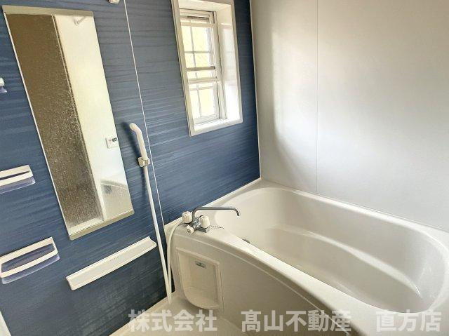直方市大字頓野のアパートの浴室