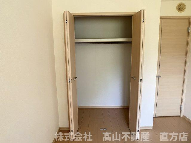 直方市大字頓野のアパートの収納