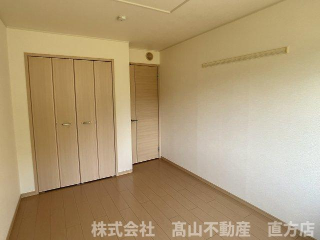 直方市大字頓野のアパートの寝室