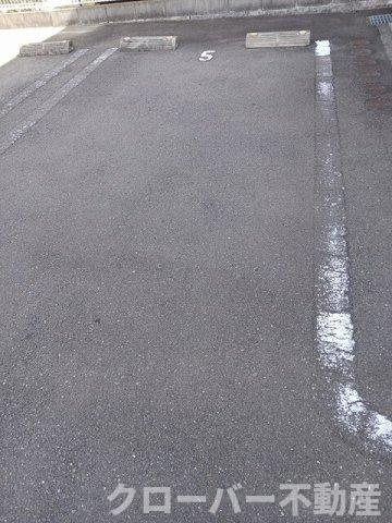セリナ　Ｂの駐車場
